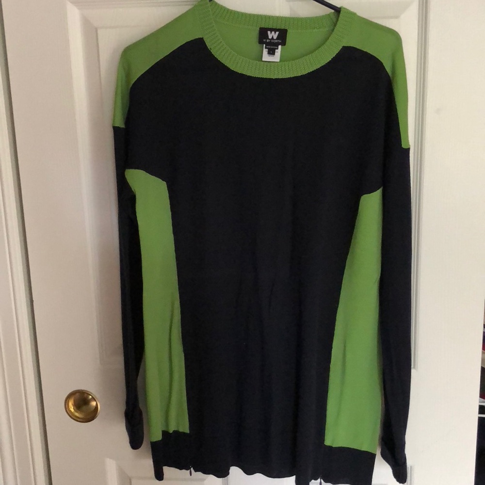W by Worth NAVY AND GREEN COLOR BLOCK SWEATER